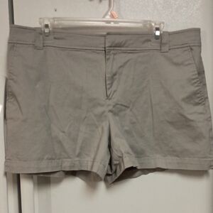 New York & Company Light Gray Women's Bermudas